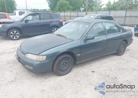 1996 Honda Accord Lx/Ex from USA, damaged, VIN 1HGCD5635TA130498